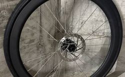 Laufradsatz DT Swiss Nabendynamo | Laufradsatz DT Swiss Nabendynamo SON 28 | velomarkt.ch