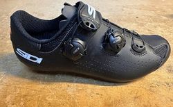 Sidi Rennveloschuh "Genius 10", NEW, mit 40% im S.A.L.E. | inkl. Gratisversand | velomarkt.ch