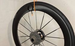 NEWMEN Streem Allround Vonoa 49mm/54mm mit Fade Nabe inkl. Anbauteile | fahrbereit montiert vgl. Auflistung | velomarkt.ch