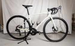 BMC Roadmachine Three - 51 / M | BMC Roadmachine THREE (Sand) – Ultegra Di2 2x12 | velomarkt.ch
