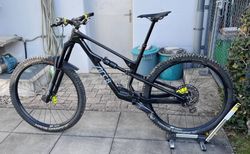 ARC8 EXTRA in schwarz Glanz mit 160mm Federweg (v/h) | Viel „swissness“ und guter Zustand | velomarkt.ch