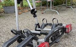 Veloträger Uebler P22-S für Anhängerkupplung | Neuwertiger Veloträger für 2 Fahrräder | velomarkt.ch