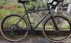 TOUT TERRAIN VASCO GT 28 SELECT 3.3 28" GRAVELBIKE | Stahlgravel für Abenteuer inkl Träger & Pedale | velomarkt.ch
