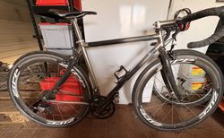 Titan Rennrad mit ZIPP Carbon Laufrädern | Rennrad | velomarkt.ch