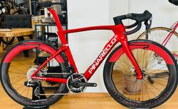 Pinarello Dogma F Starry Red Princeton Wake 6560 Red Sram kaufen in Lucerne #1 | velomarkt.ch