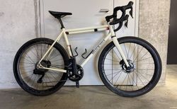Breadwinner Lolo 56cm/ L mit Shimano Di2 Disc | Stahlrahmen der Extraklasse | velomarkt.ch