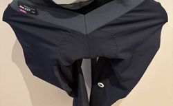 Hochwertige Radhose für Frauen von Assos | Damen-Radhose von Assos | velomarkt.ch