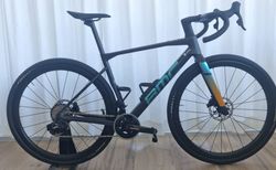 BMC Kaius 01 TWO, Gravelbike, Carbon Black/Brushed Blue, Grösse 54, mit Powermeter | Gelegenheit, NEU und in makellosem Zustand! | velomarkt.ch