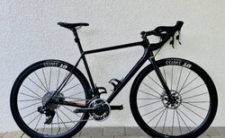OPEN MIND – Exklusives Rennvelo der Edelmarke OPEN, NP: 12’000 | High-End Custom Build | SRAM Red AXS | DT Swiss ER | velomarkt.ch