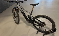 Moustache Trail LTD Black Solid Grey BoschRace750WH 2023 | E-MTB mit Premium Komponenten und Race Motor! | velomarkt.ch