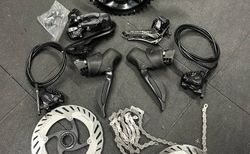 Neue Ultegra Di2 komplettgruppe | Von Neurad demontiert | velomarkt.ch