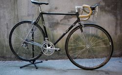 ZEITLOS ELEGANTES VINTAGE RENNVELO - KRAPF | KRAPF BISCHOFZELL CA 1990 KOMPLETT DURA ACE | velomarkt.ch