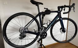 Trek Domane SL 6 eTap Gen 4 – Grösse 54 | Sehr gepflegtes Trek Domane, Farbe Deep Dark Blue | velomarkt.ch