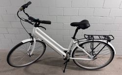 City/Trekking E-Bike Tiefeinstieg – Shimano 7-Gang, LCD-Display, neuwertig kaufen in Zurich #1 | velomarkt.ch