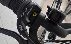 City/Trekking E-Bike Tiefeinstieg – Shimano 7-Gang, LCD-Display, neuwertig kaufen in Zurich #2 | velomarkt.ch