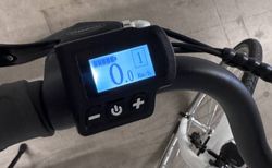 City/Trekking E-Bike Tiefeinstieg – Shimano 7-Gang, LCD-Display, neuwertig kaufen in Zurich #3 | velomarkt.ch