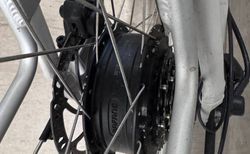 City E-Bike Tiefeinstieg Weiss – Bafang Motor, Shimano 7-Gang, Mustervelo kaufen in Zurich #3 | velomarkt.ch