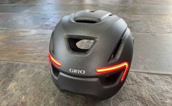 E-Bike Helm - Giro Ethos LED - sehr guter Zustand | E-Bike Helm mit schützender MIPS Technologie | velomarkt.ch