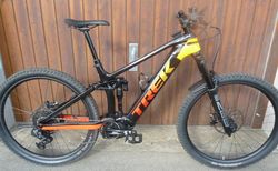 Elektrovelo E-Bike Trek Rail 9.8 GX AXS Gen3 Grösse L Black/Marigold/Red | Lediglich 243km zurückgelegt mit dem E-Bike! | velomarkt.ch