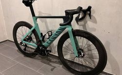 Canyon Aeroad CF SLX 8, Grösse M, Ultegra DI2, neuwertig | Aeroad in top Zustand mit Powermeter | velomarkt.ch