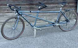 Tandem von Stevens in Gravel Ausführung | sportliches Tandem mit hochwertigen Komponenten | velomarkt.ch