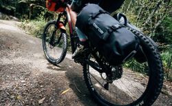 Aeroe Spider Rear Rack mit zwei Aufnahmen und Taschen kaufen in Lucerne #3 | velomarkt.ch