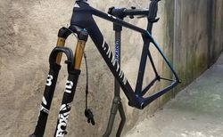 CANYON EXCEED CF SLX 29 - M - 2024 - XC RACERAHMEN INKL. GABEL UND COCKPIT | MODELL 2024 | CARBON RAHMEN / TEILE | 3,3 KG | velomarkt.ch