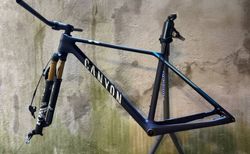 CANYON EXCEED CF SLX 29 - M - 2024 - XC RACERAHMEN INKL. GABEL UND COCKPIT kaufen in Zürich #5 | velomarkt.ch