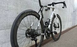 NEUWERTIGES TREK Madone SLR 9 - Gen 8, OCLV 900 Series - Dura Ace Di2-9270 Jhg. 2026 inkl. Garmin Pedal kaufen in Zürich #2 | velomarkt.ch