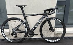 CANYON AEROAD CF SLX 8 | SRAM Force E1 ZIPP Firecrest | velomarkt.ch