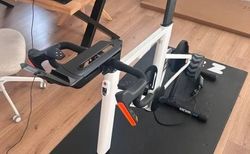 Zwift Ride + Wahoo Kickr Core with tablet mount and mat kaufen in Soleure #2 | velomarkt.ch