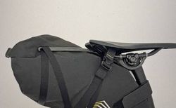 Y-Mount Mounting System (7x7) Bundle inkl. Stabilizer Fork, 1x gebraucht | Stabilisator für Satteltasche,Träger für 6 Kg Last | velomarkt.ch