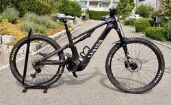 Canyon Spectral:ON CF8 - Vollcarbon - 900Wh - E-MTB | Carbon E-MTB mit extremer Reichweite | velomarkt.ch