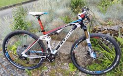 Cube AMS 100 Super HPC SL 29" Carbon Fully – Teamline, SRAM X0, Fox | Cube AMS 100 Super HPC SL 29" Carbon Fully | velomarkt.ch