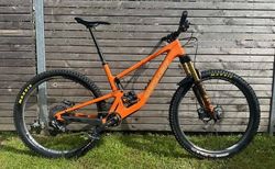 Santa Cruz Hightower CC XL | Hightower in der Farbe Melone | velomarkt.ch