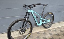Canyon Spectral CF 9.0 mit neuem Rahmen | All Mountain Bike | velomarkt.ch