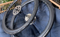 SOFORT FAHRBEREIT neuer Carbon-Laufradsatz 38mm Elitewheels | SOFORT FAHRBEREIT neuer Carbon-Laufradsatz 38mm | velomarkt.ch