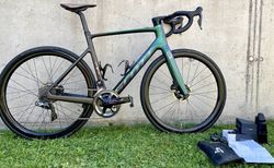 SCOTT ADDICT eRIDE PREMIUM DURA-ACE Di2 X35+ Carbon Rennvelo | NP: CHF 11’000.- inkl. Erstkaufbeleg + Garantie | velomarkt.ch
