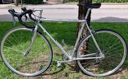 Cooles Alu Vintage Rennrad für die City | Vintage Rennrad kompletter Alurahmen | velomarkt.ch