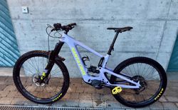 2021 Santa Cruz Bullit XT Air | Medium | Lavender | Toller Zustand, Motor noch unter Garantie | velomarkt.ch