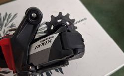 Sram apex axs | Sram apex axs mit Kassette und kettenblatt | velomarkt.ch
