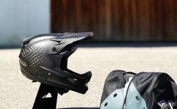 Troy Lee Designs D3 Carbon — Midnight — Size M | Troy Lee Designs D3 Carbon — Midnight — Size M | velomarkt.ch
