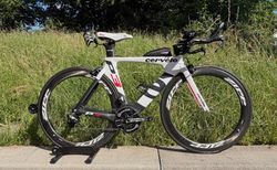 Cervelo P3 mit ZIPP 404 und Shimano Durace Di2 Zeitfahrrad | Cervelo P3, ZIPP 404, Shimano Durace Di2 | velomarkt.ch