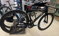 Ultimate CF SLX 8 AXS | https://www.canyon.com/de-ch/rennrad/race-rennrad/ | velomarkt.ch