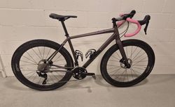 Cannondale Topstone Gravelbike mit Zipp 303 Laufrädern | Cannondale Topstone Gravel mit Zipp 303 | velomarkt.ch