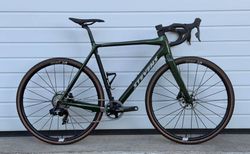 Stevens Super Prestige 2025 AXS | Nur knapp 100km gefahren (ein Wettkampfeinsatz) | velomarkt.ch