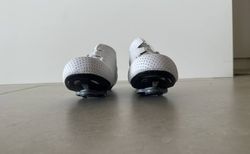 Ekoï Pro Full Carbon High-End Fahrradschuhe Weiss Gr. 42 inkl. Tasche | Ekoï Pro Full Carbon High-End Fahrradschuhe Weiss | velomarkt.ch