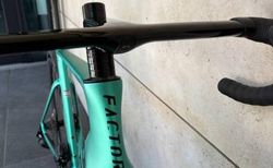 FACTOR Monza SRAM Force AXS 2x12 Steel Green kaufen in Obwald #4 | velomarkt.ch