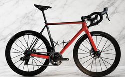 Lightweight Urgestalt Disc | Nur 6,6 kg | Ultra-Leichtgewicht RH 56 | velomarkt.ch