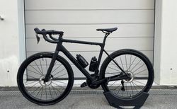 Canyon Endurance CF 8 Di2 mit Zubehör – wie neu | Wie neu, nur 2 Probefahrten, inkl. Zubehör | velomarkt.ch